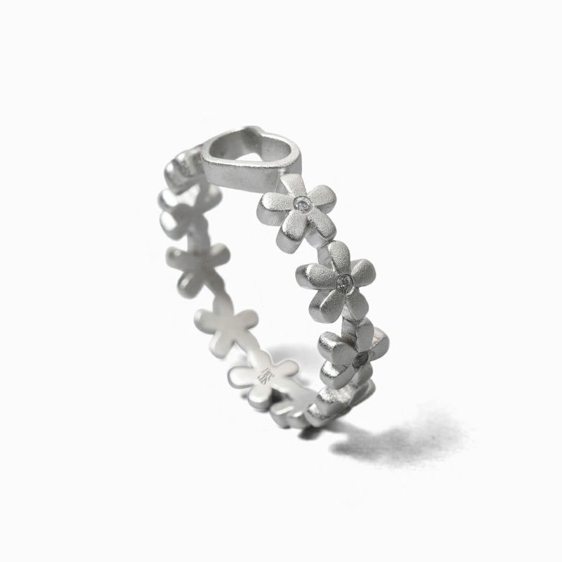 Flower Eternity Ring (Silver)【Luxe】 | Freecus